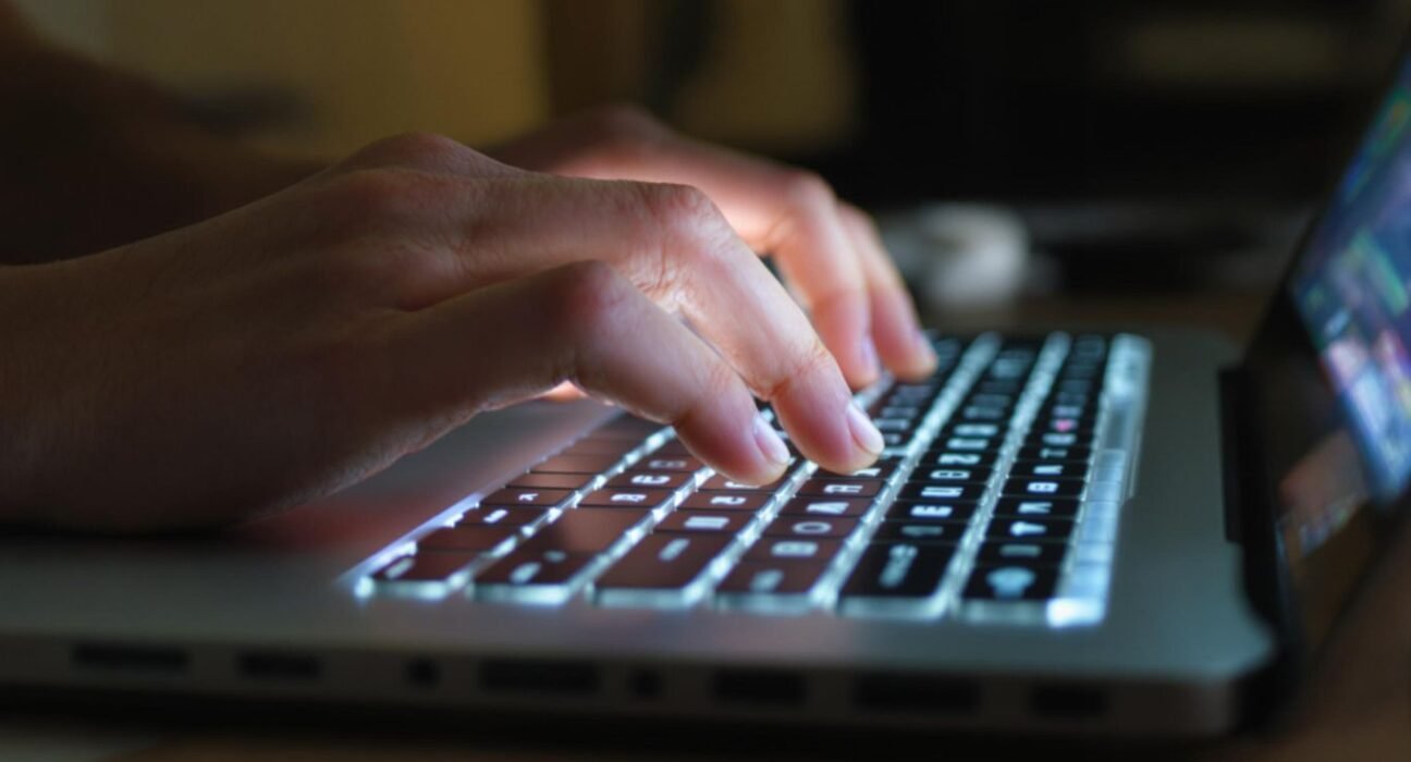 Como Consultar e Descarregar Declarações de IRS Online - InBrief - Simples, Direto, Essencial