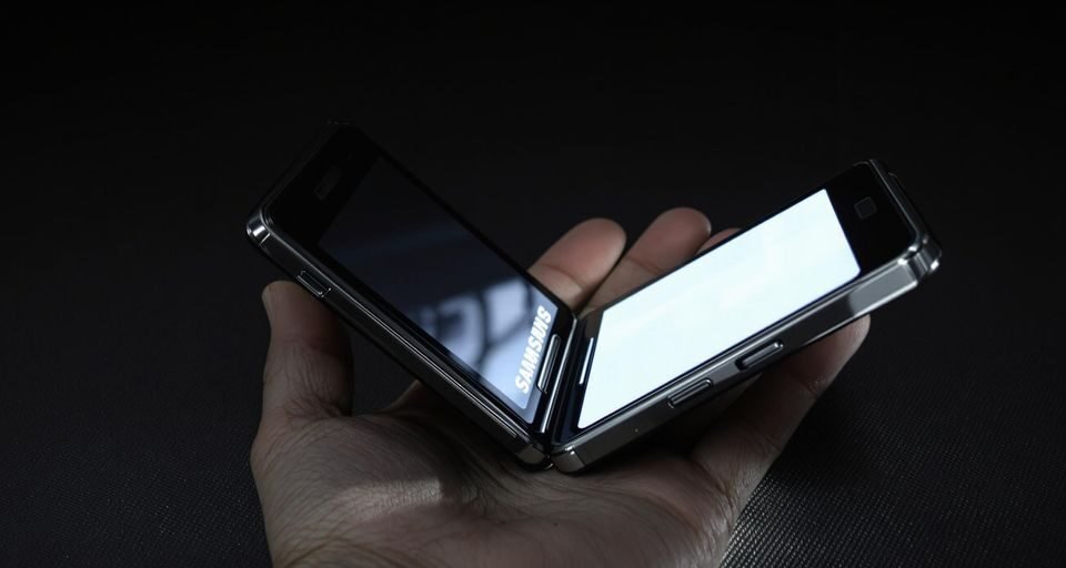 Samsung Galaxy Z Flip 4: Vale a Pena Comprar Este Dobrável? - InBrief