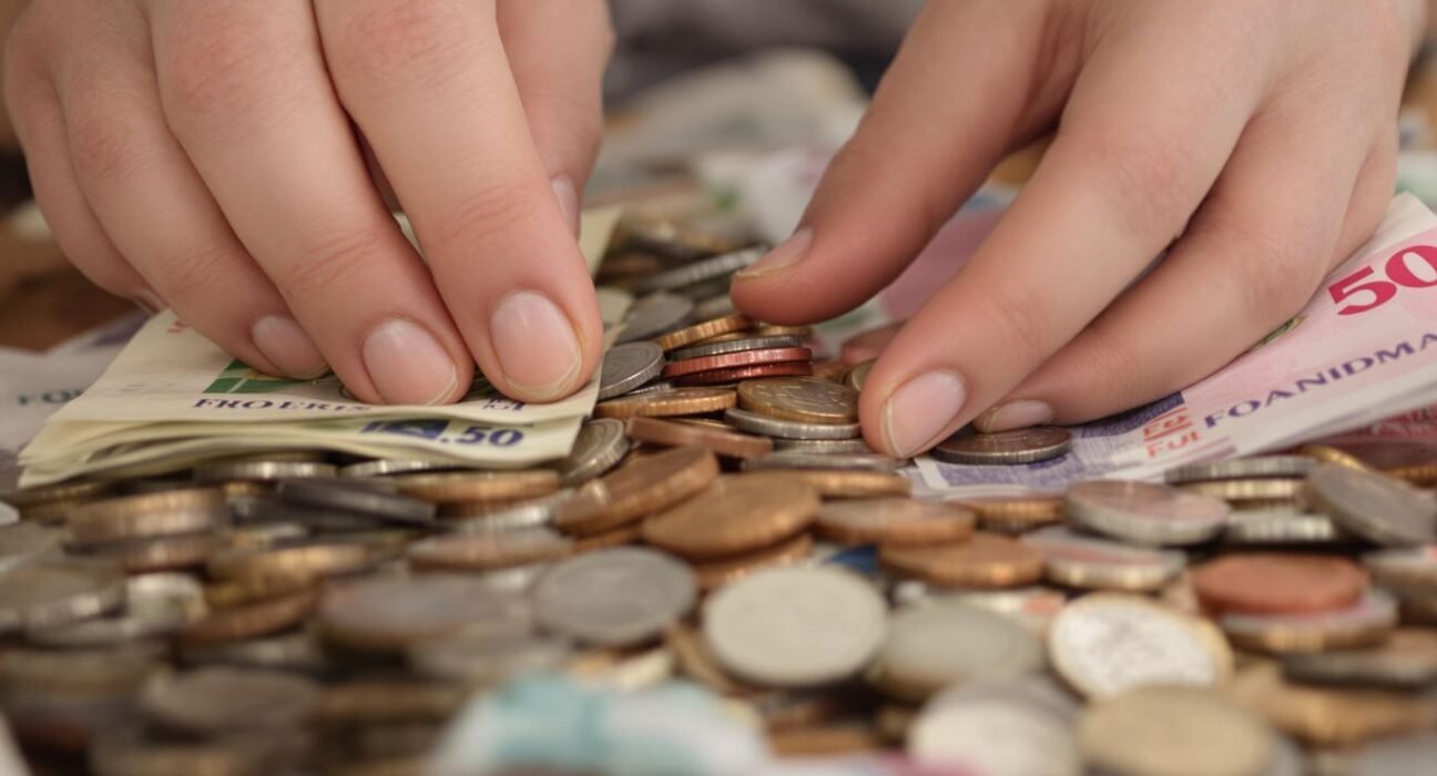 Recuperar Finanças Pós-Férias: Guia Prático e Eficaz - InBrief - Simples, Direto, Essencial