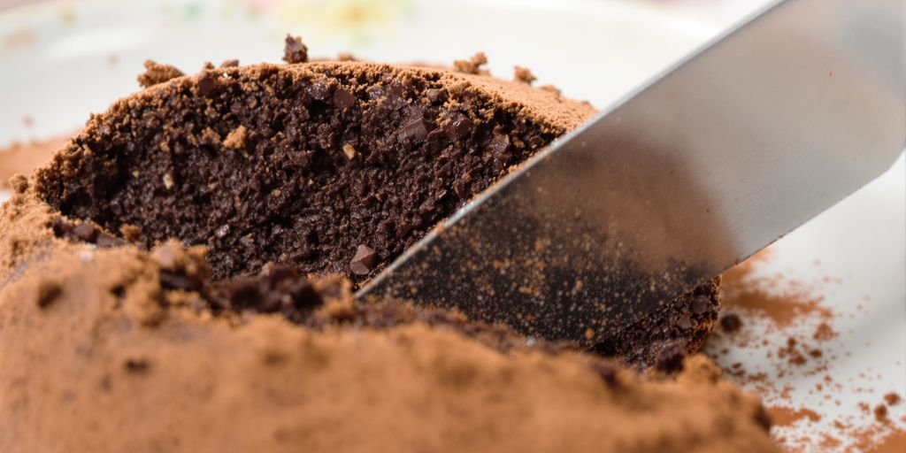 Bolo de Chocolate com 3 Ingredientes Saudável e Irresistível - InBrief - Simples, Direto, Essencial